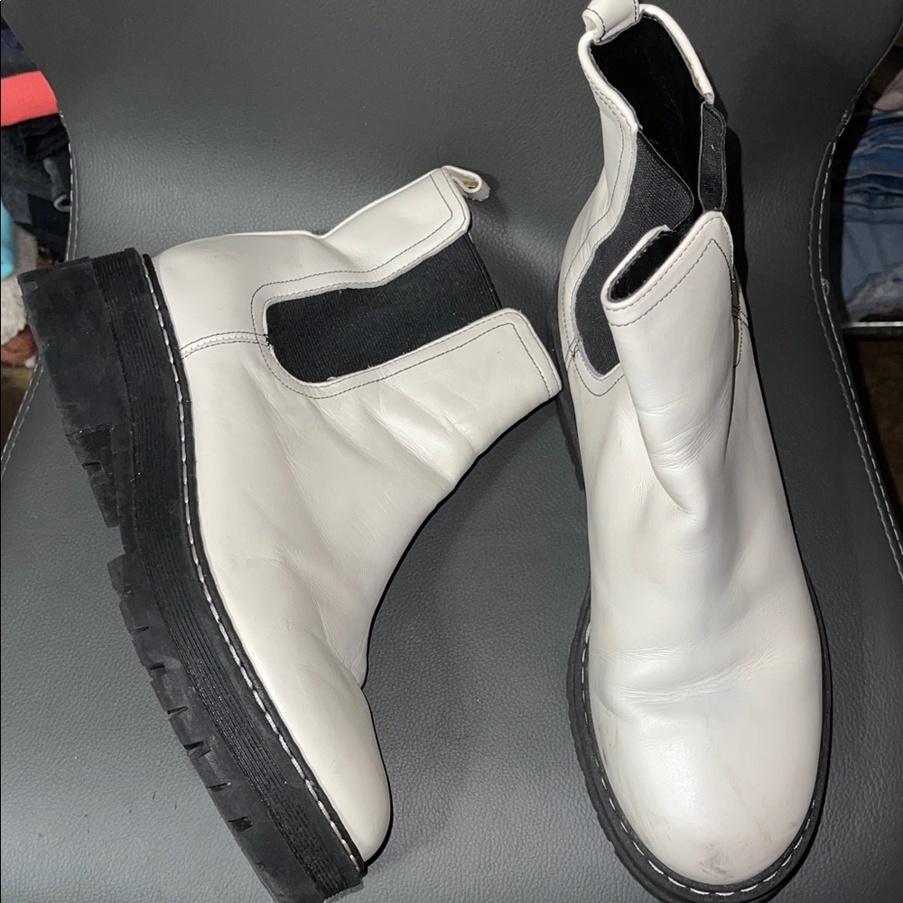 Marc Fisher White & Black Boots | Size 9.5
